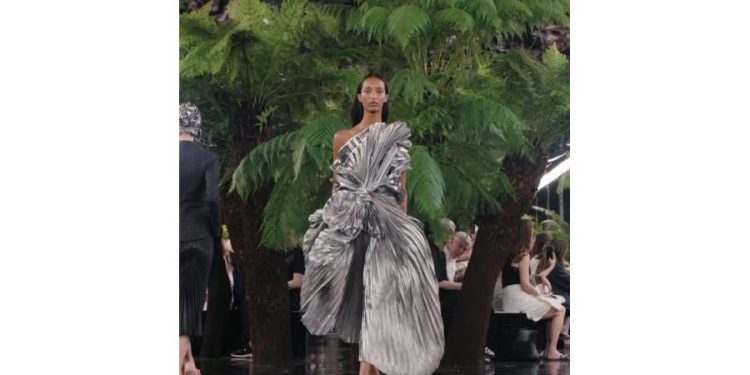 Dior redefine la alta costura