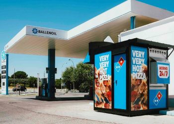Domino's Pizza revoluciona con su primer vending 24/7 en España