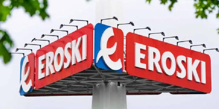 EROSKI vende sus 40 gasolineras a PETROPRIX y refuerza su estrategia alimentaria