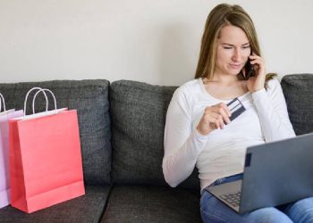 El 31% de los españoles opta por un modelo híbrido en la compra de alimentación