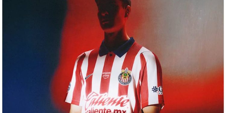 Chivas de Guadalajara presenta sus nuevos jerseys