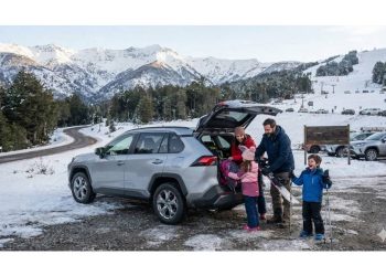 Vacaciones de invierno impulsaron en 40% la demanda por arriendo de vehículos
