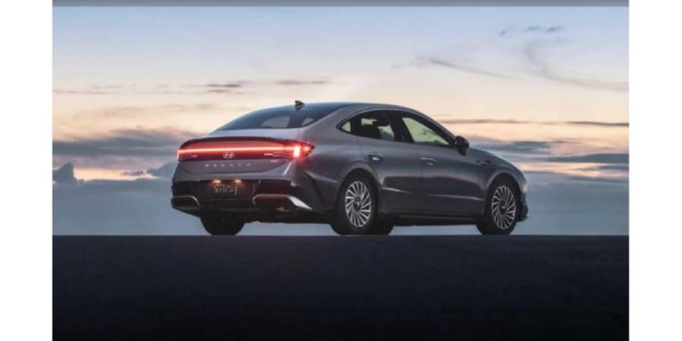 Nuevo Hyundai Sonata Blue Hybrid establece una marca histórica para el mercado automotor
