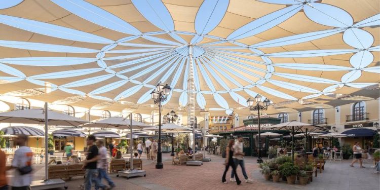 Moda 'Made in Spain': ES Fascinante llega a Málaga Outlet