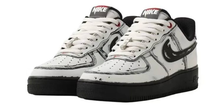 Nike Air Force 1 Low Ghostface rinde homenaje al cine de terror de los 90