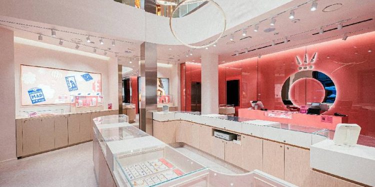 Pandora acelera su expansión en Madrid con una tienda en Preciados