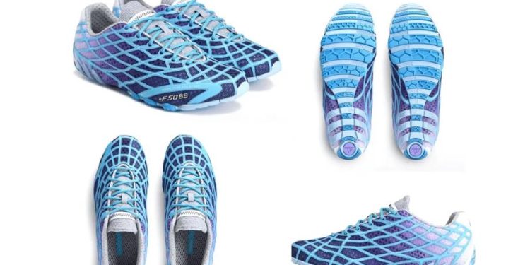 Bad Bunny y Adidas revolucionan la moda urbana con los nuevos F50 Ghost Sprint