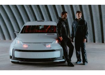Firmas francesas Lacoste y Alpine fusionan el diseño de vanguardia con la ingeniería automotriz